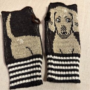 “Hot Dog” 🐕 Fingerless Mittens